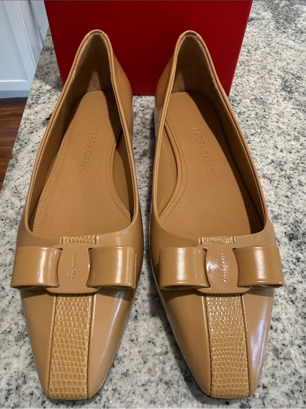 Salvatore Ferragamo Siwar flats in Light Camel